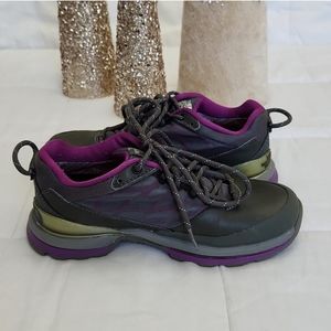 NORTH FACE ATHLETIC SHOES